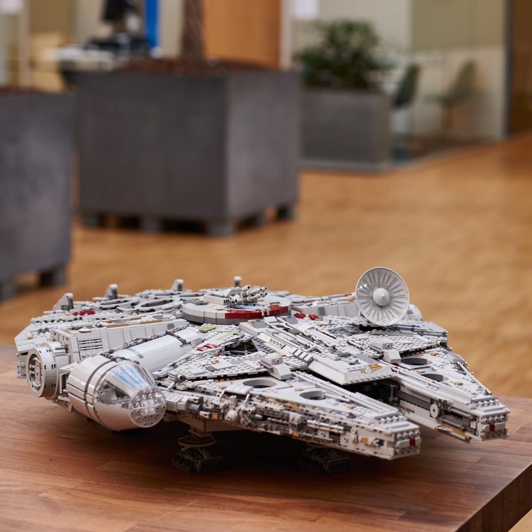 LEGO Star Wars Faucon Millenium 75192 : Avis et test