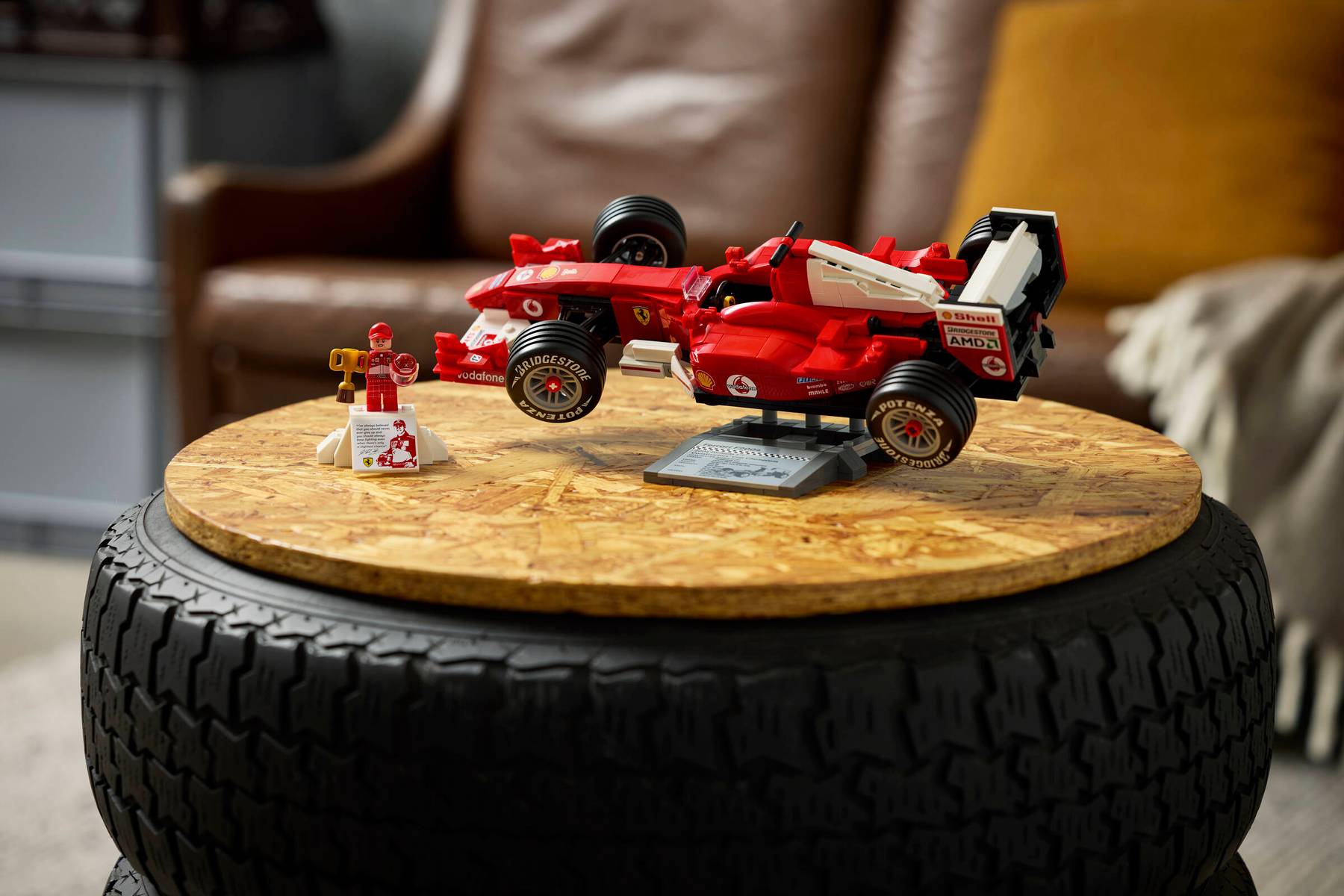 LEGO Icons Ferrari F2004 Schumacher 11375 - détail