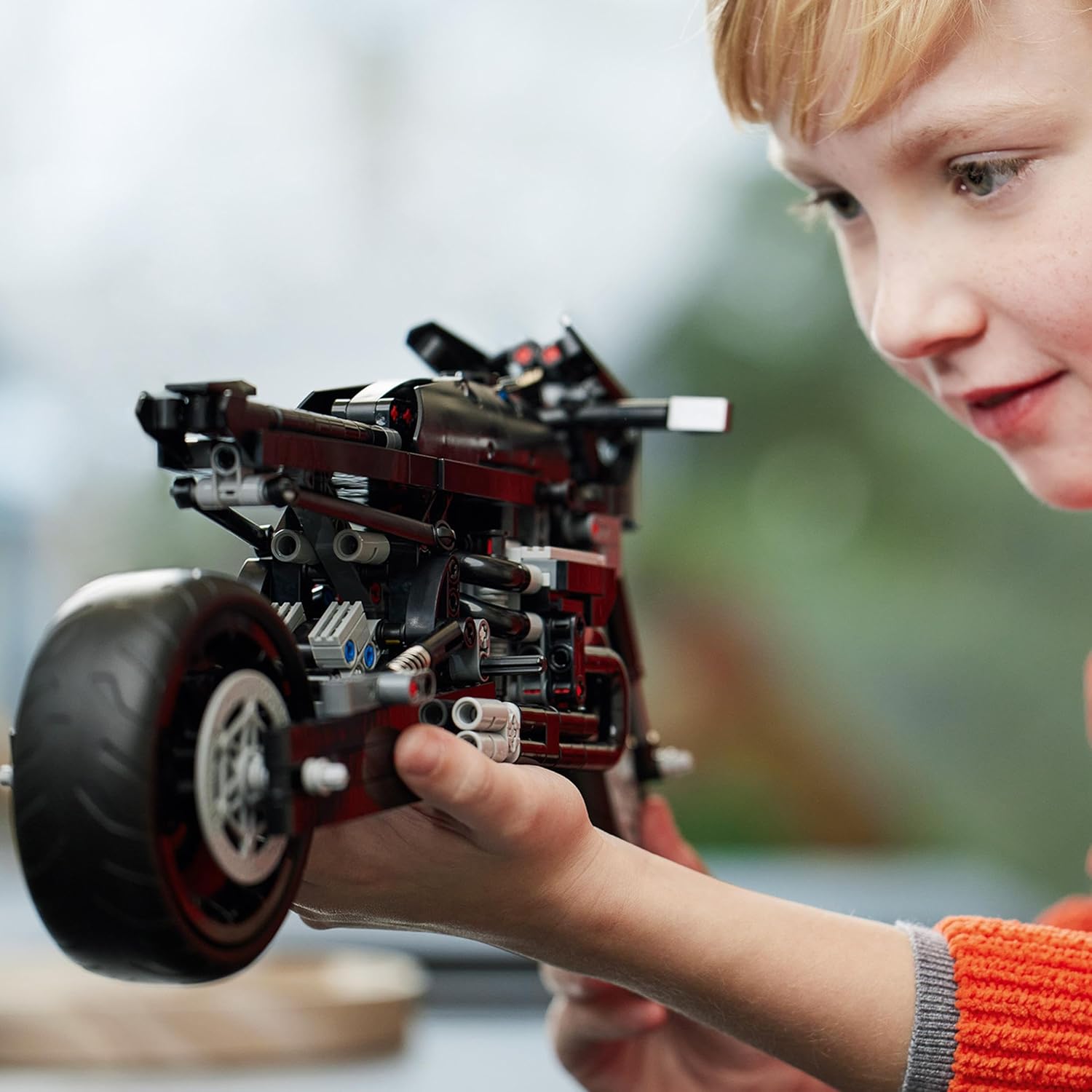 LEGO Technic Le Batcycle de Batman 42155 - detail