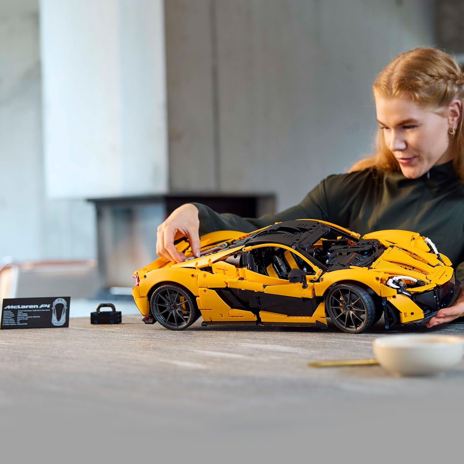 LEGO Technic McLaren P1 42172 - en cours de montage
