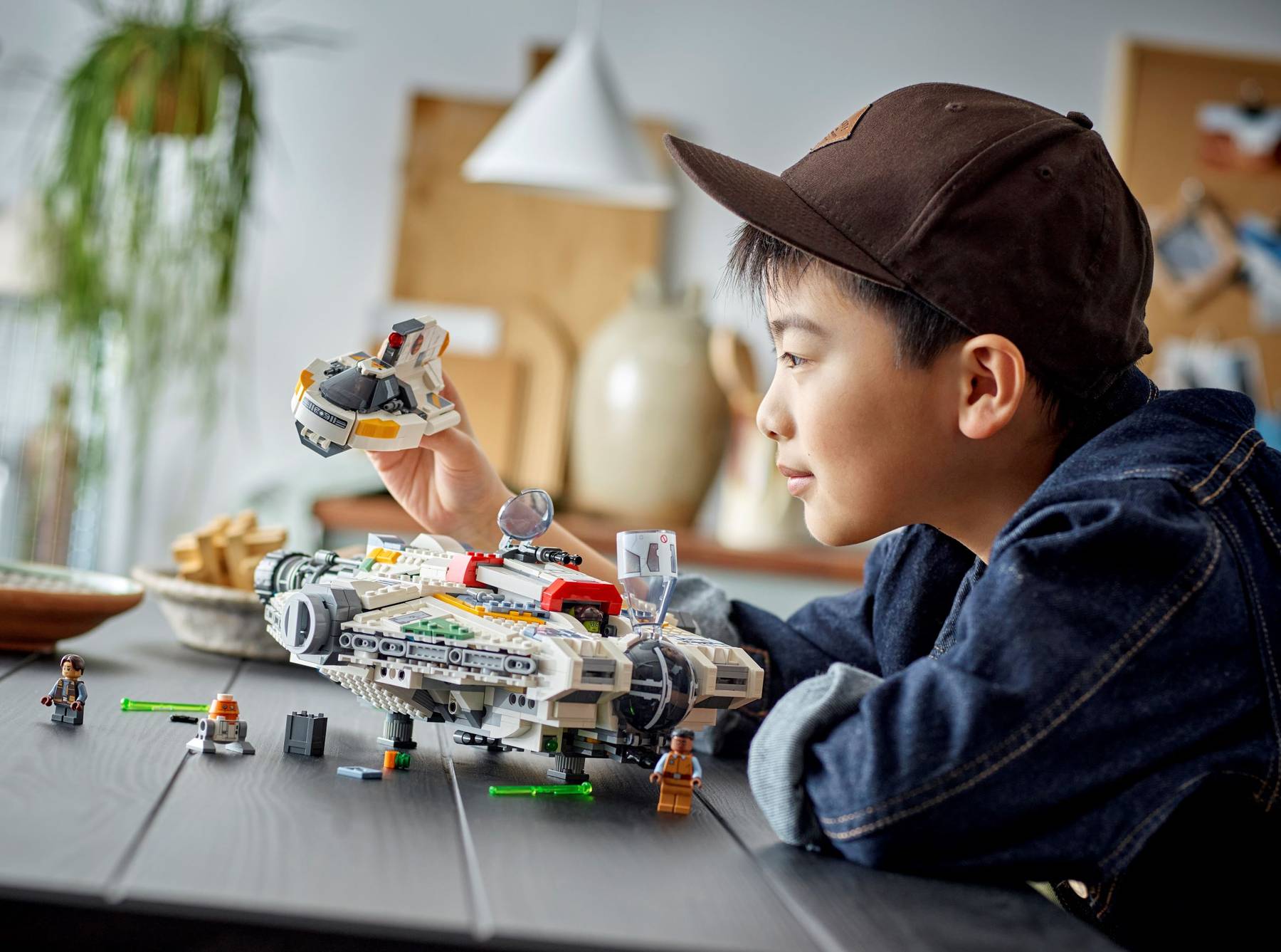 LEGO Star Wars Ghost et Phantom II 75357 - mise en scene